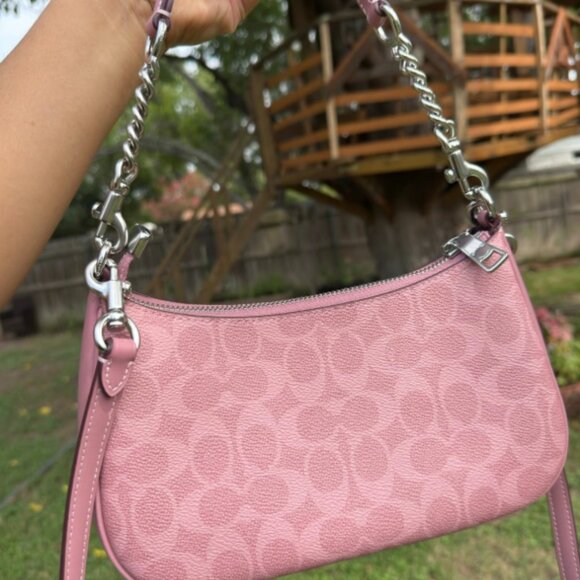 COACH Teri Shoulder Bag In Signature Canvas CV933 Dusty Pink - Picture 3 of 7